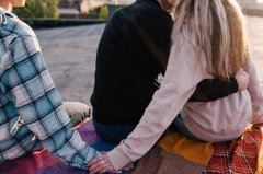 孫小姐丈夫出軌，律秦偵探著手調(diào)查