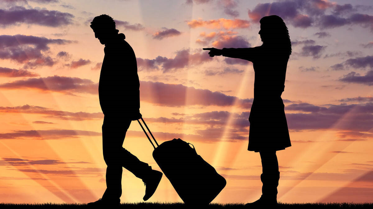 如何預(yù)防婚前一方轉(zhuǎn)移夫妻共同財產(chǎn)呢？